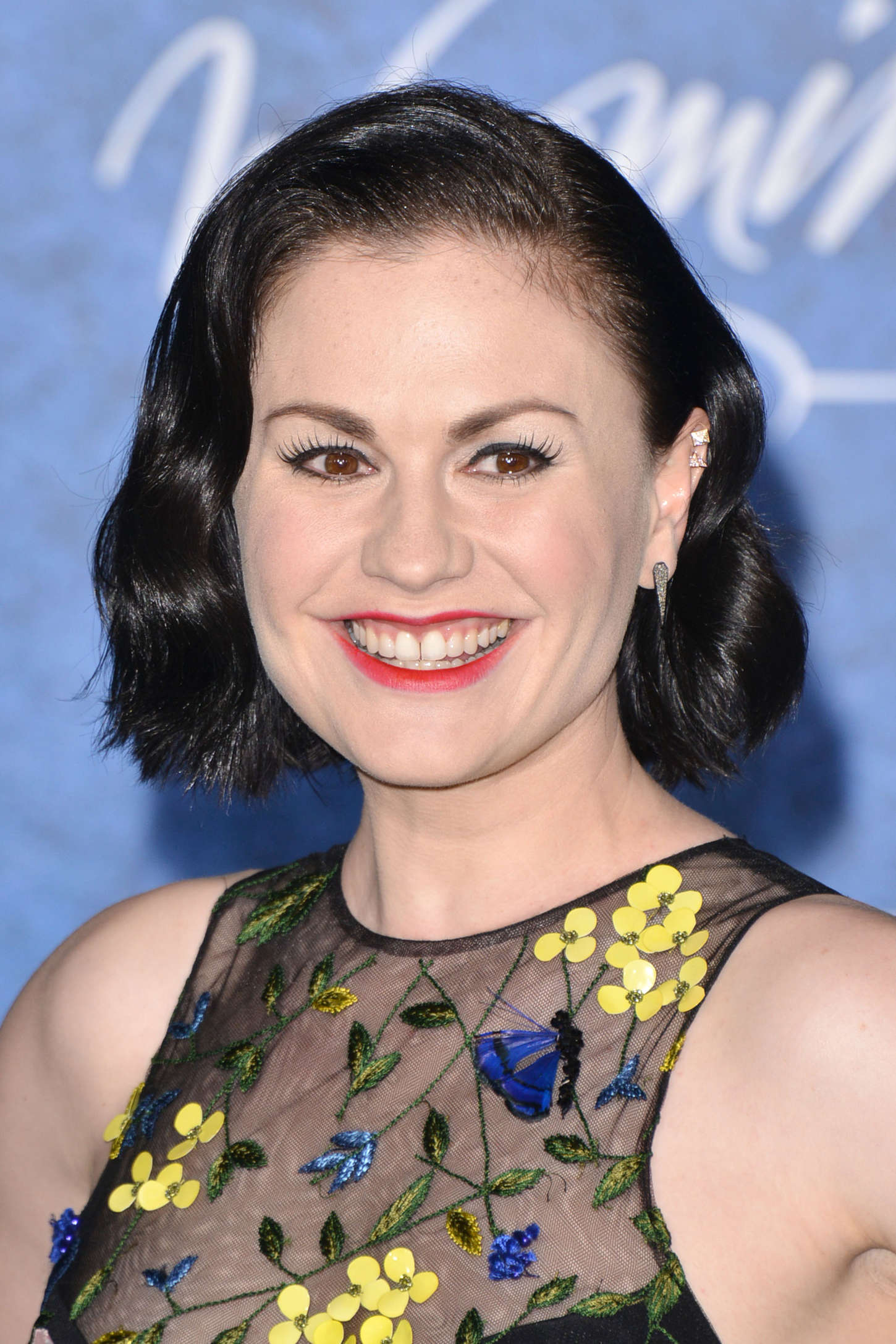 Anna Paquin Bio